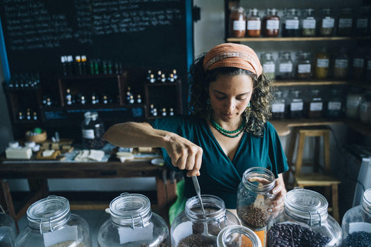 4 Ways to Reduce Costs on Plastic Packaging with Cheap Glass Jars
