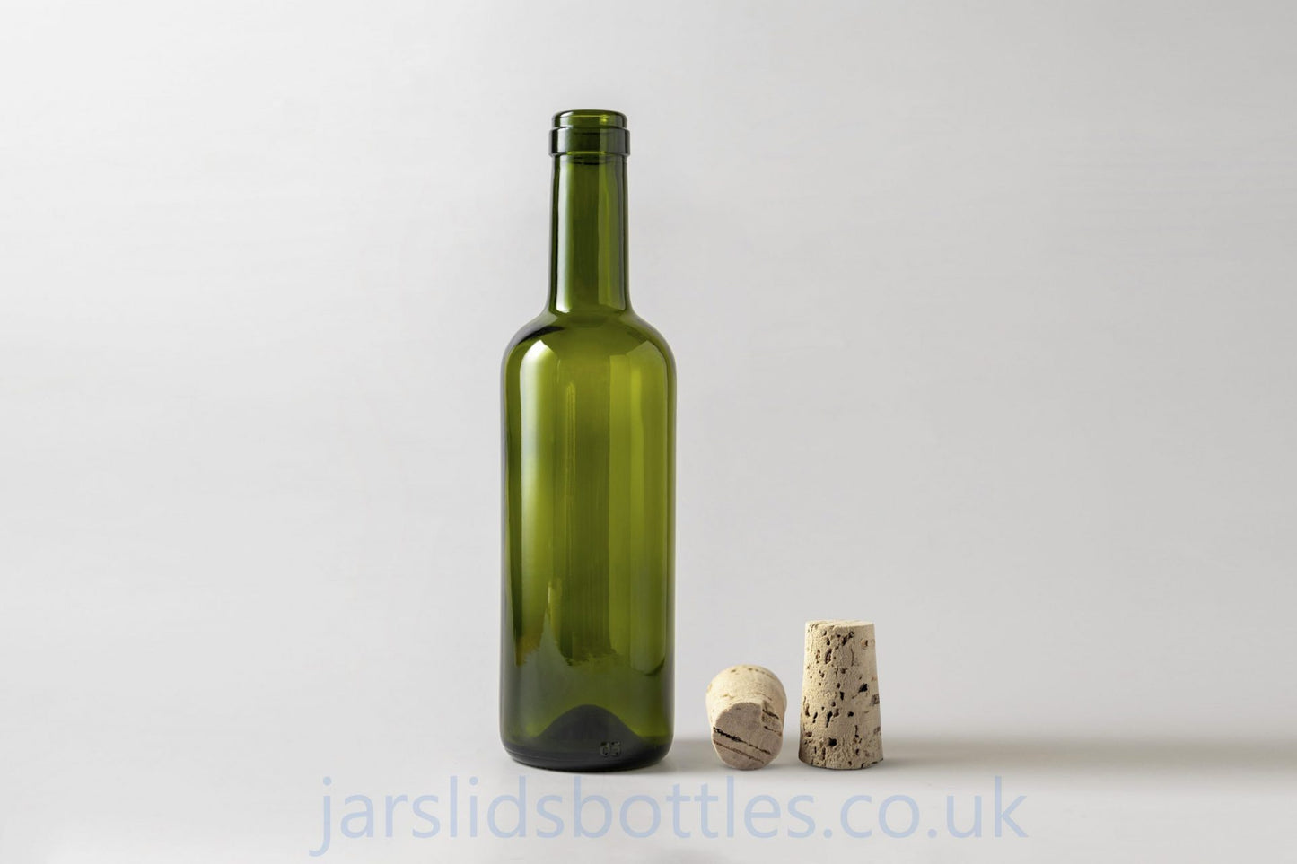 Wine bottles 0.375 L Bordeaux. Coming with cork.