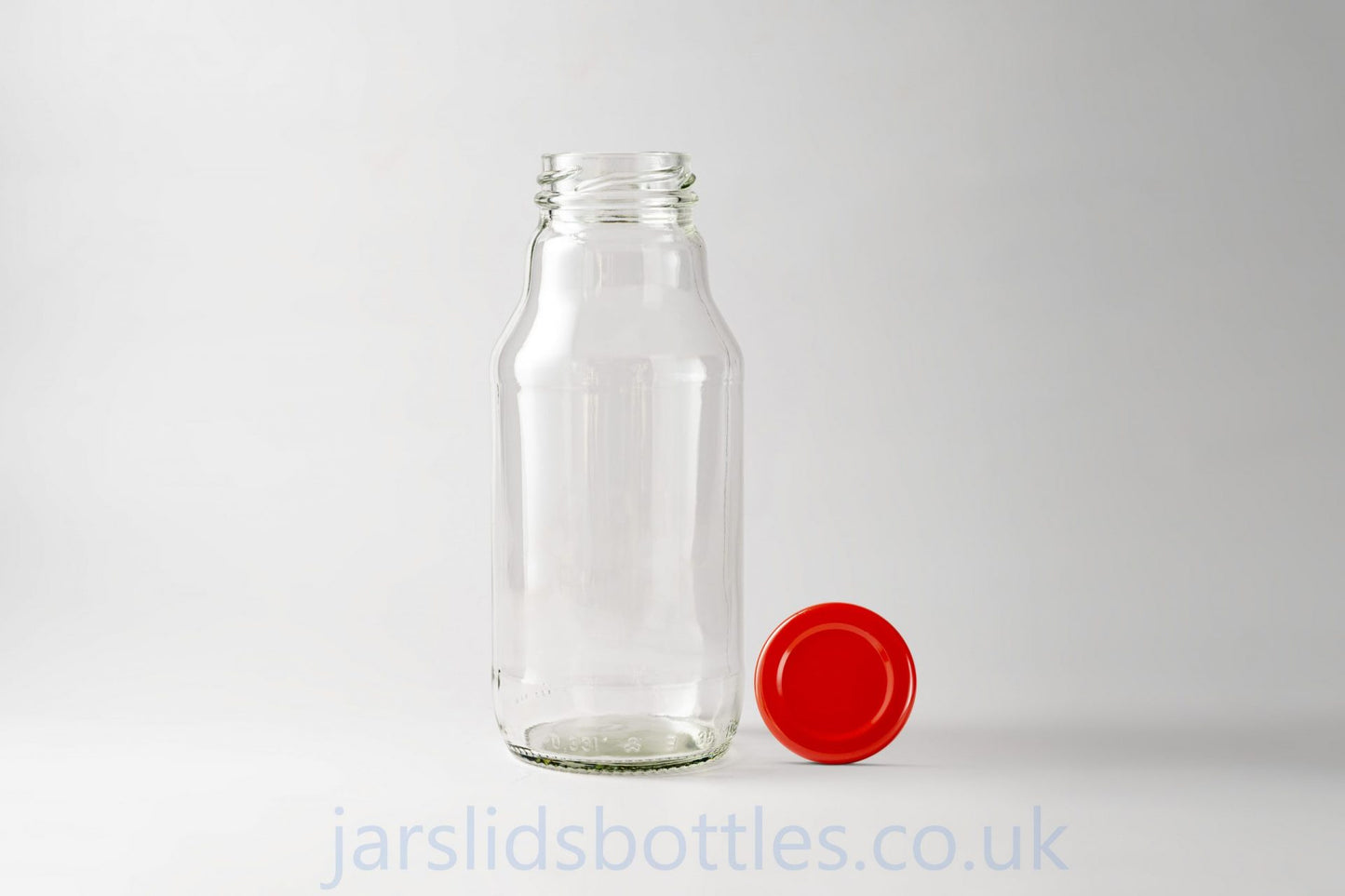 Glass bottle 330 ml Soczek. Lids included.