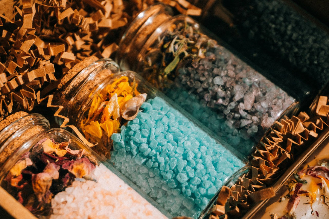 12 Amazing Christmas Gift Ideas with Small Glass Bottles with Cork and Mini Honey Jars