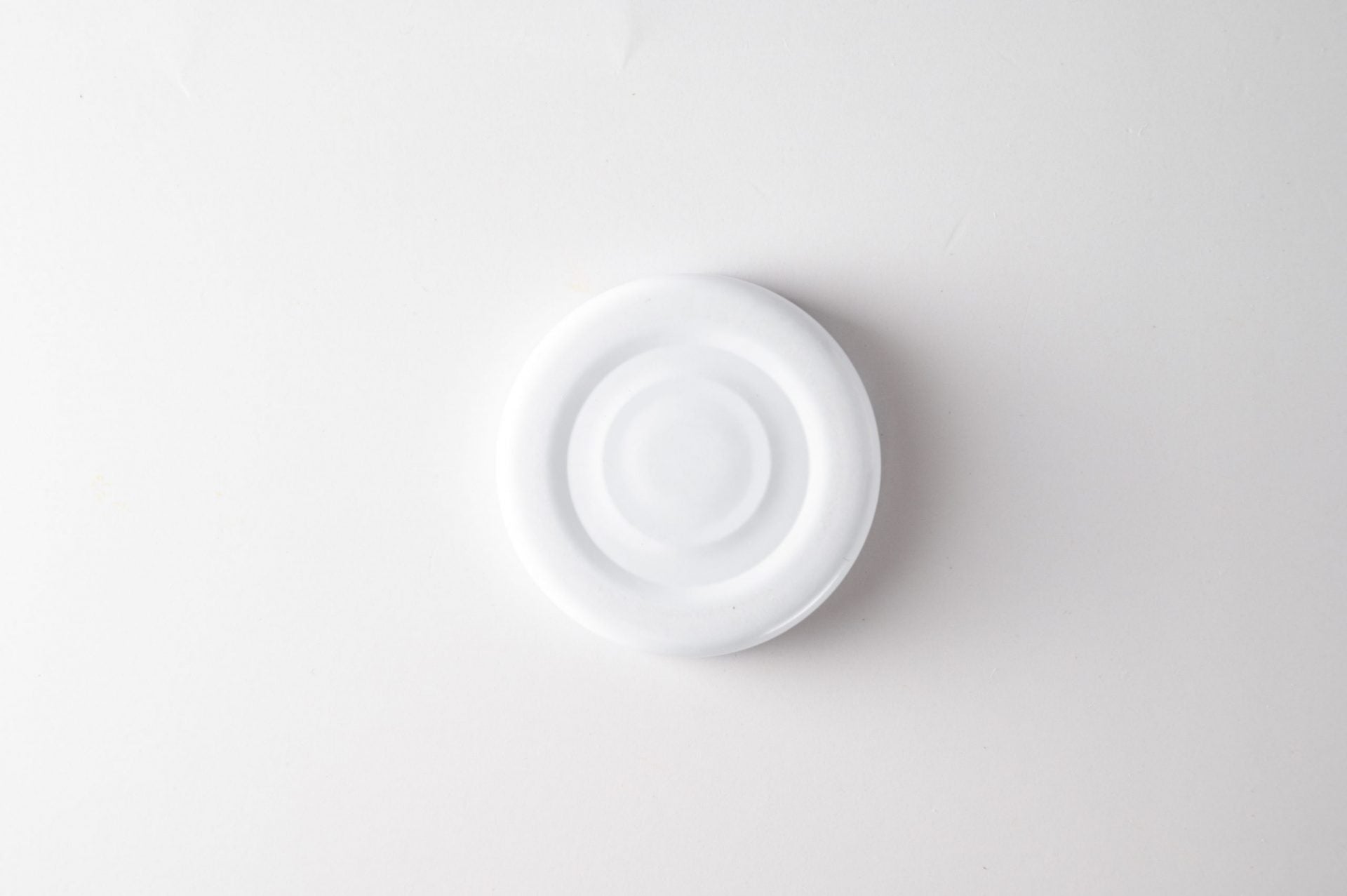 38mm white lid with safety button