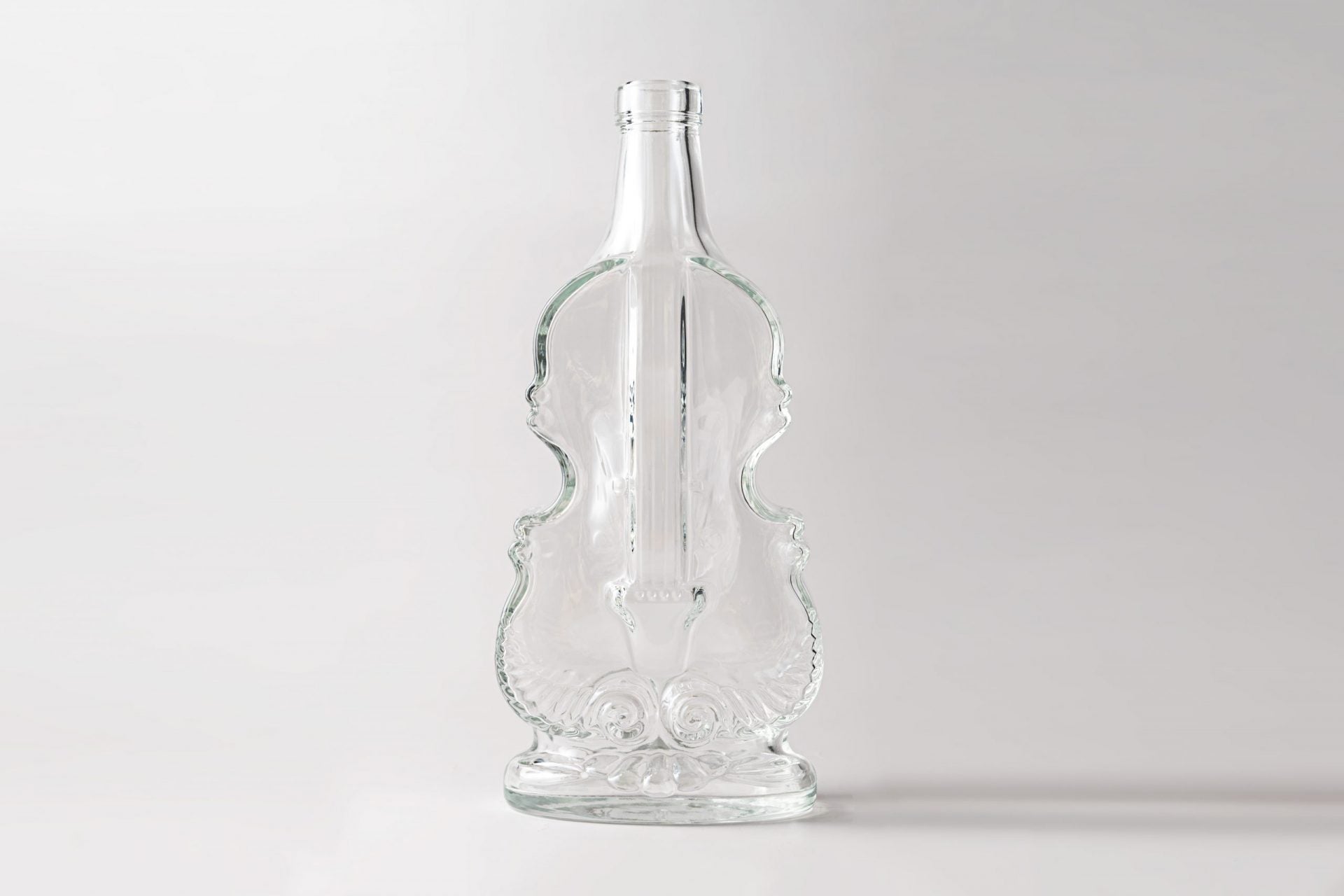 Glass bottles 500 ml Violino. Coming with stoppers.