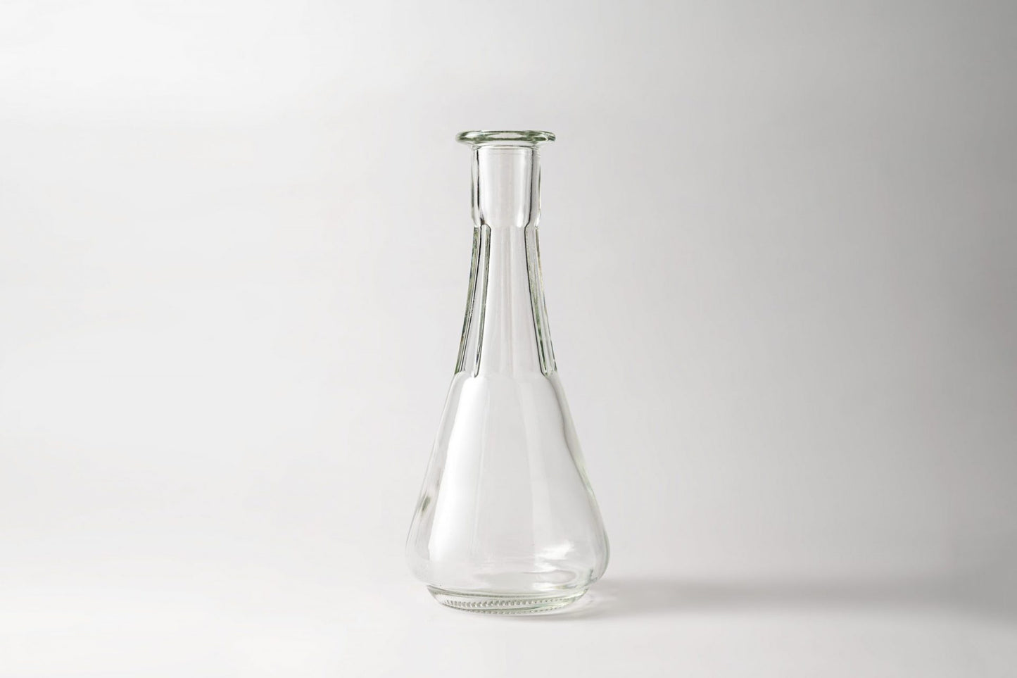 Glass bottle 250 ml Toi. Coming with stoppings.