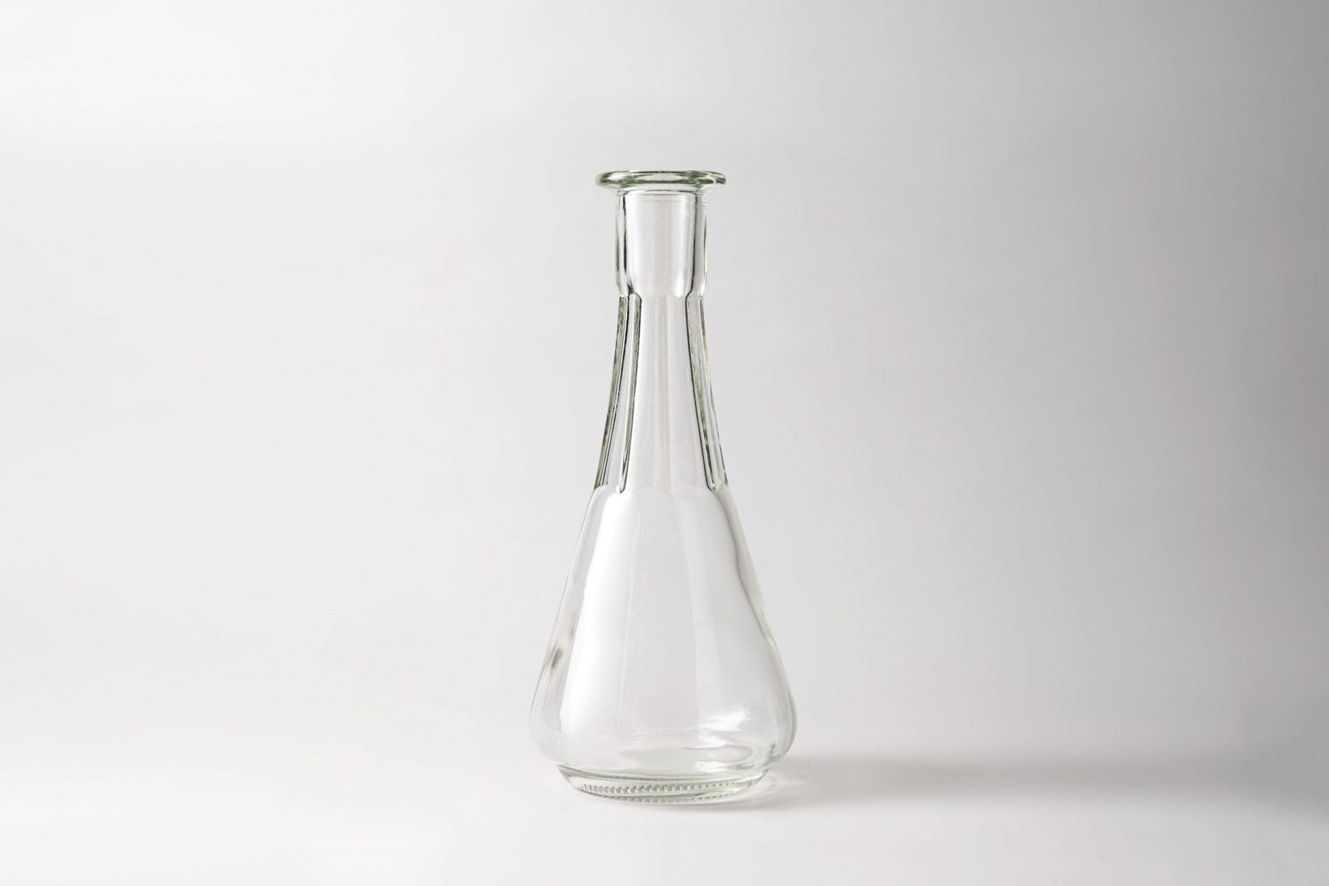 Glass bottle 250 ml Toi. Coming with stoppings.