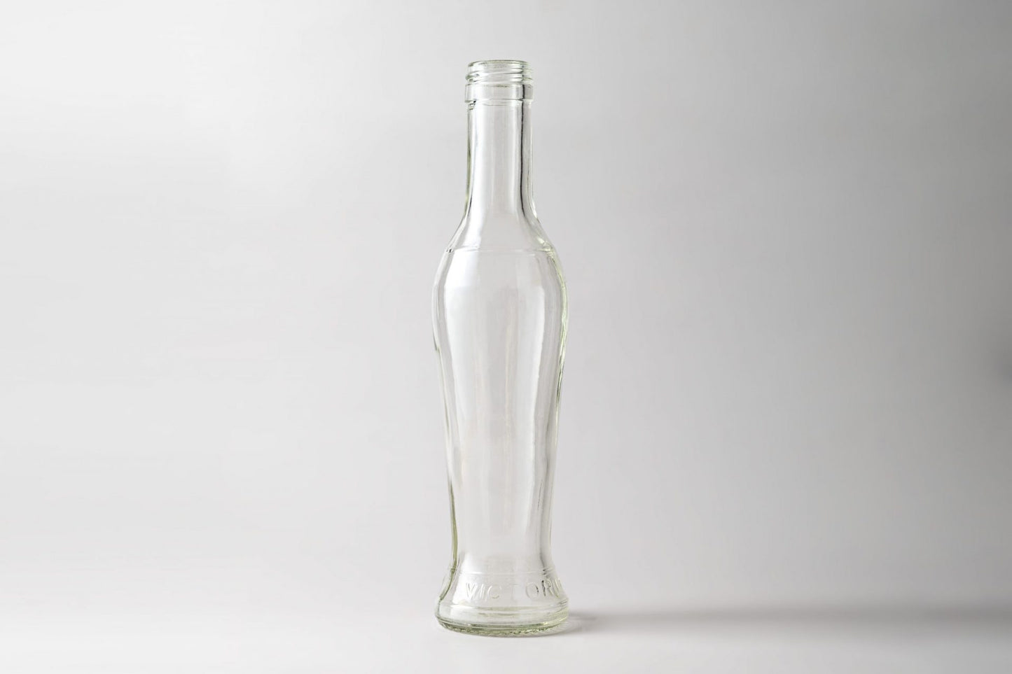 Glass bottle 200 ml Amphora. Stoppings included.