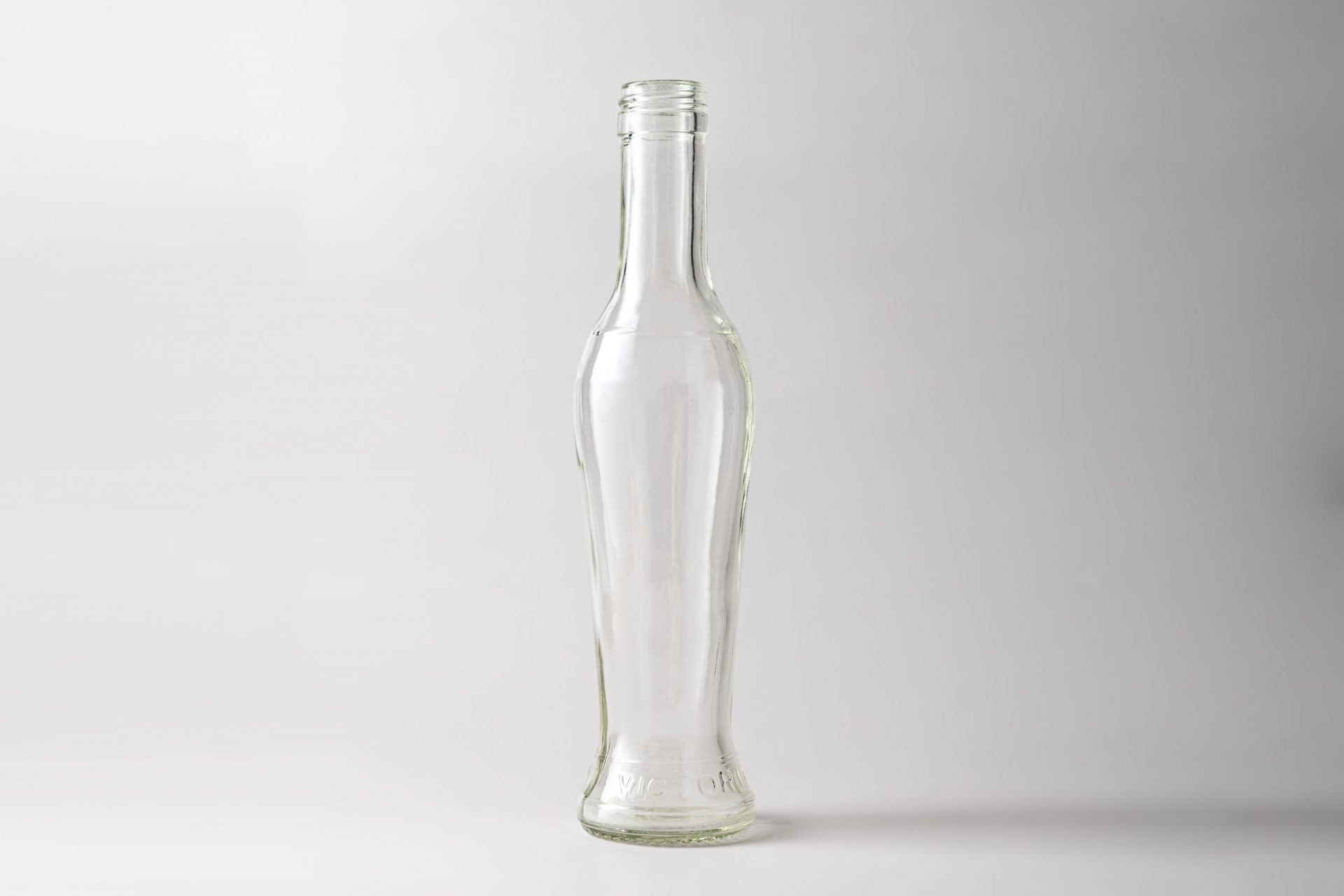 Glass bottle 200 ml Amphora. Stoppings included.