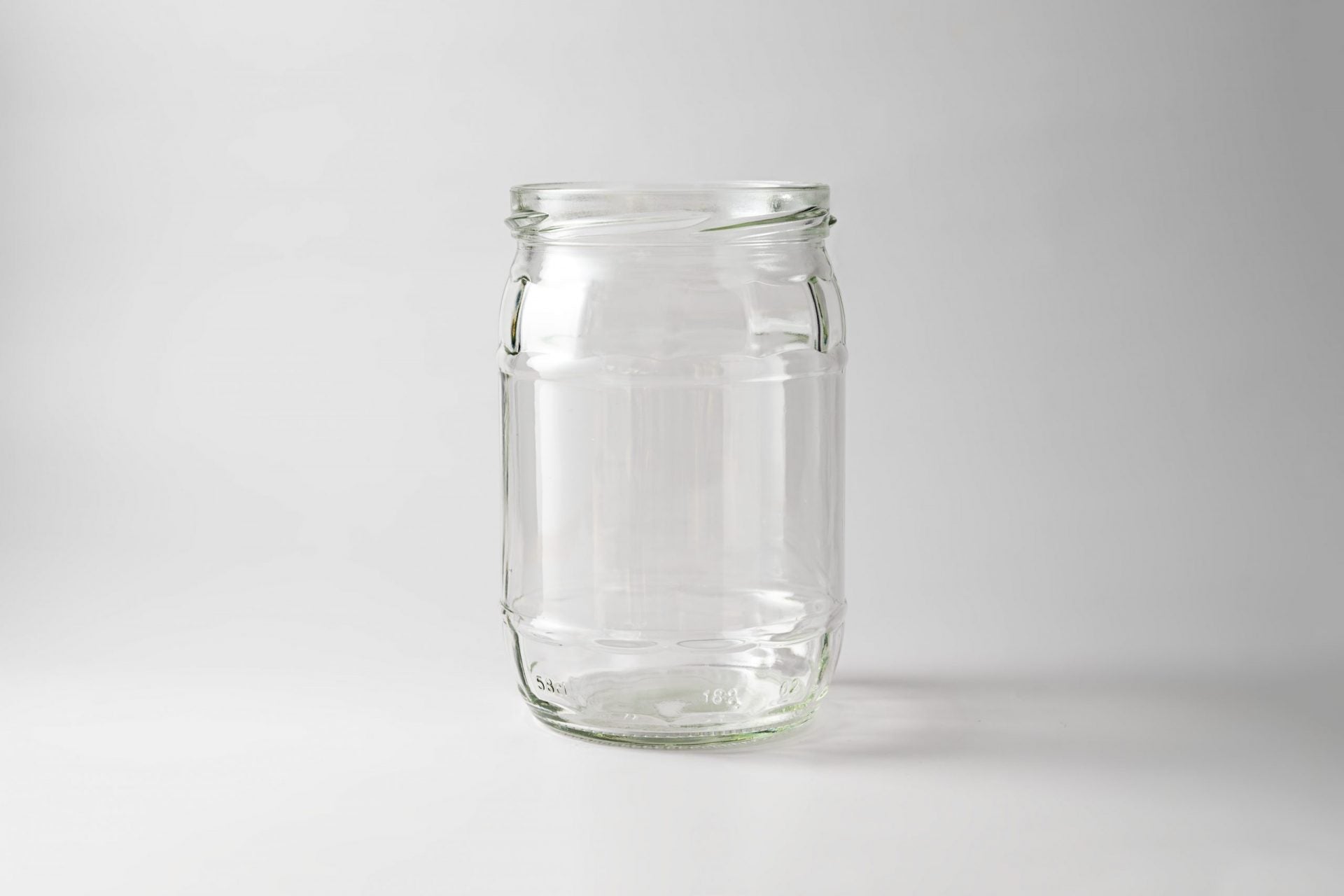 Glass jar 580 ml Via. Lids included.