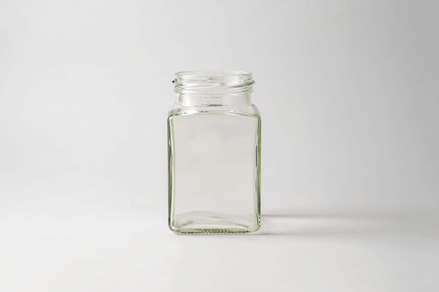 Glass jar 212 ml Square. Lids included.