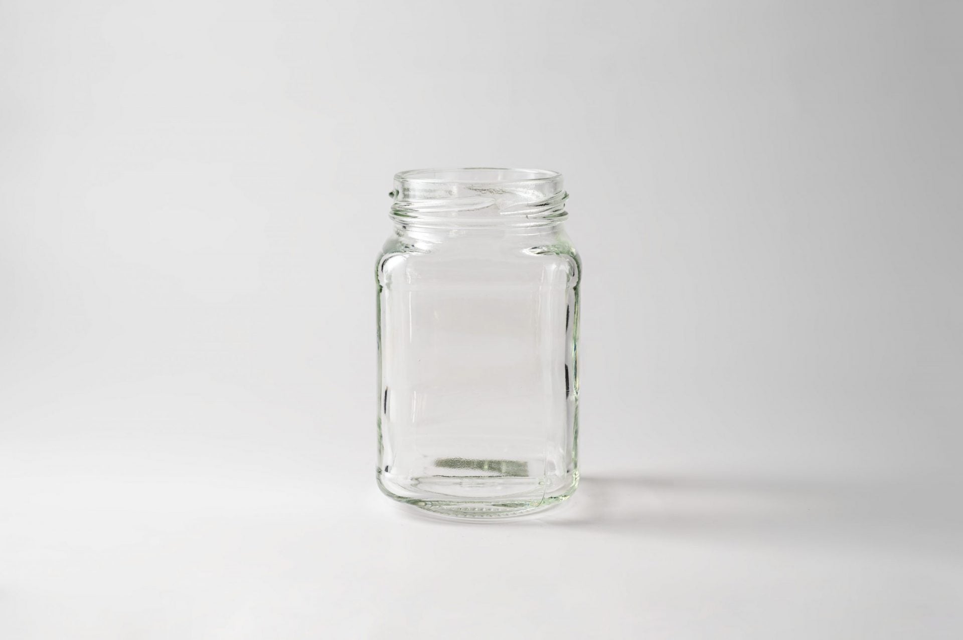 Glass jar 212 ml Breeze. Lids included.
