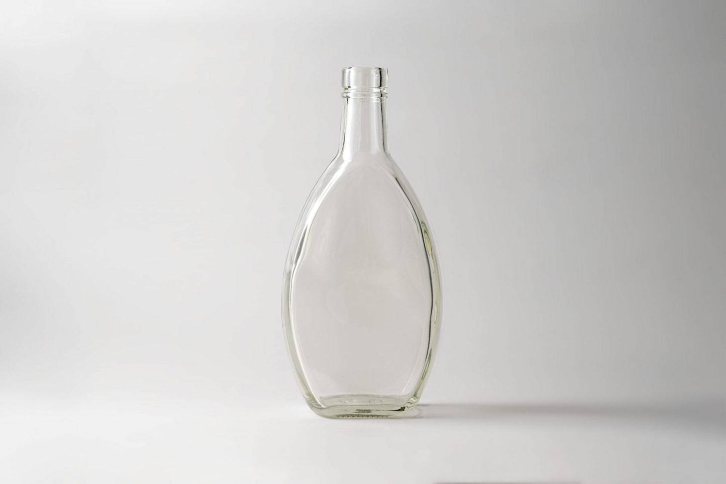 Glass bottle 200ml Quail. Cork stoppers included. 