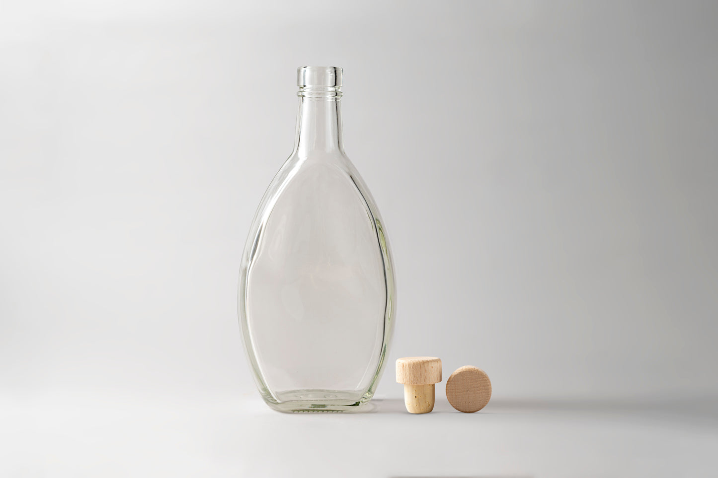 Glass bottle 200ml Quail. Cork stoppers included. 