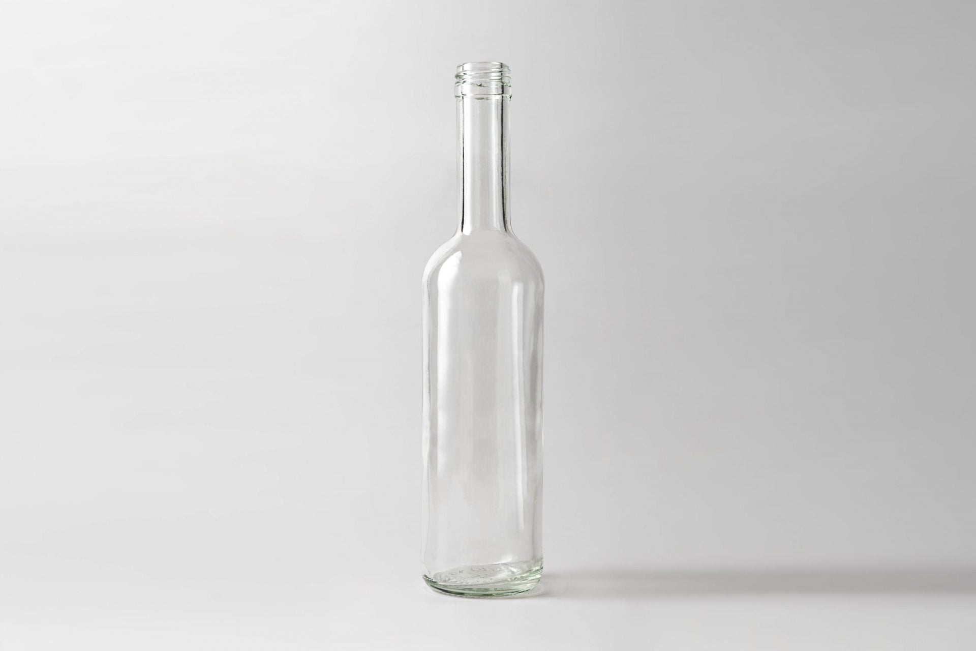 Glass bottle 350ml Larissa. Coming with screw caps. 